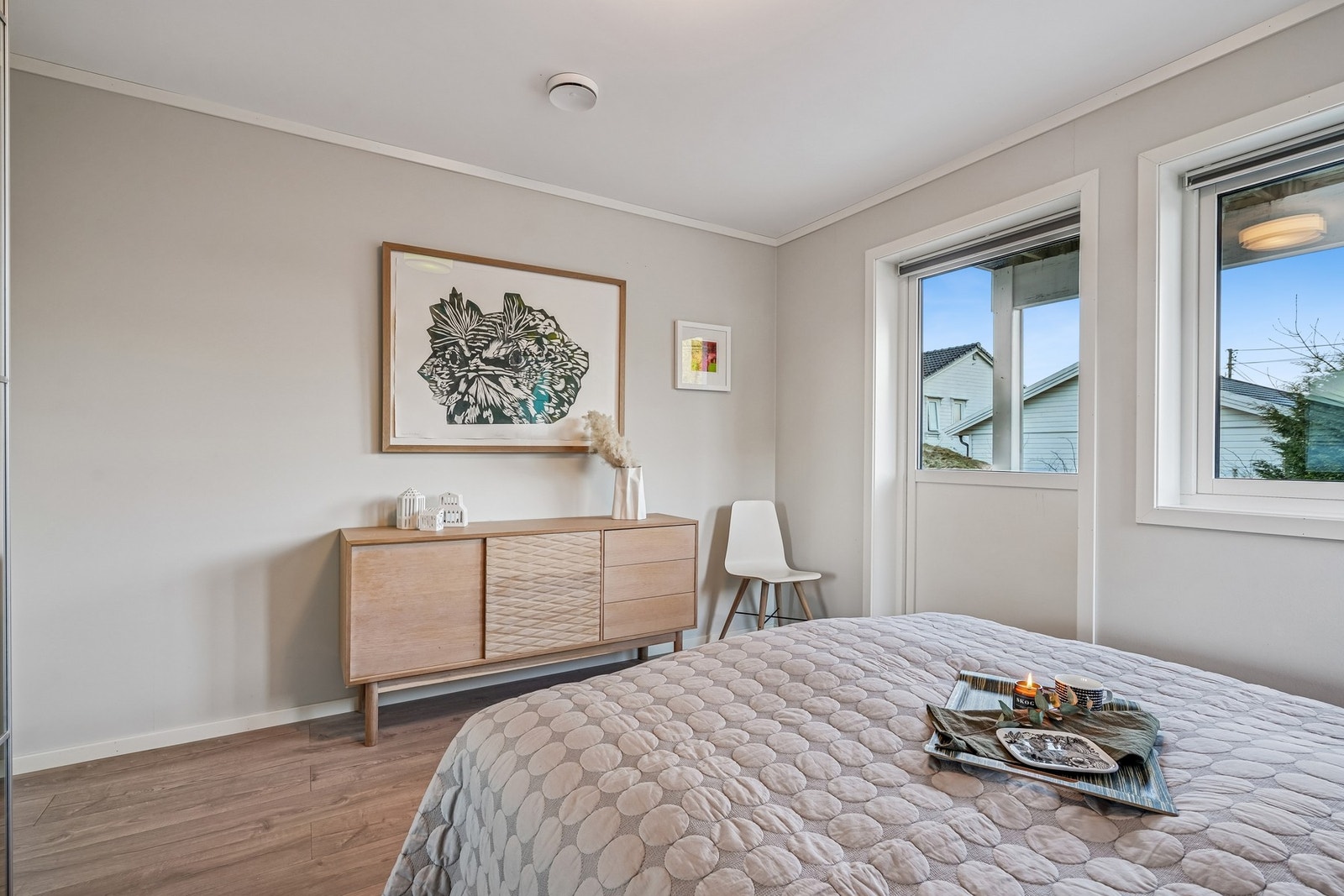 Det er god plass til kommode om ønskelig. Galleribilde