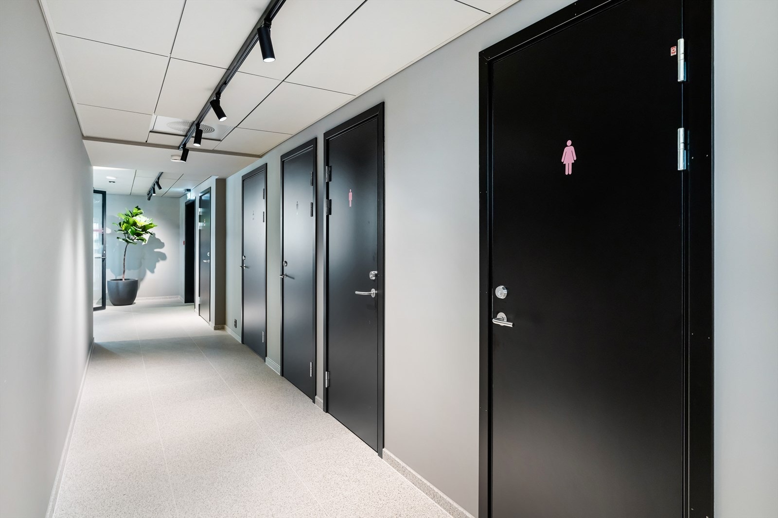 Felles toaletter i etasjen.