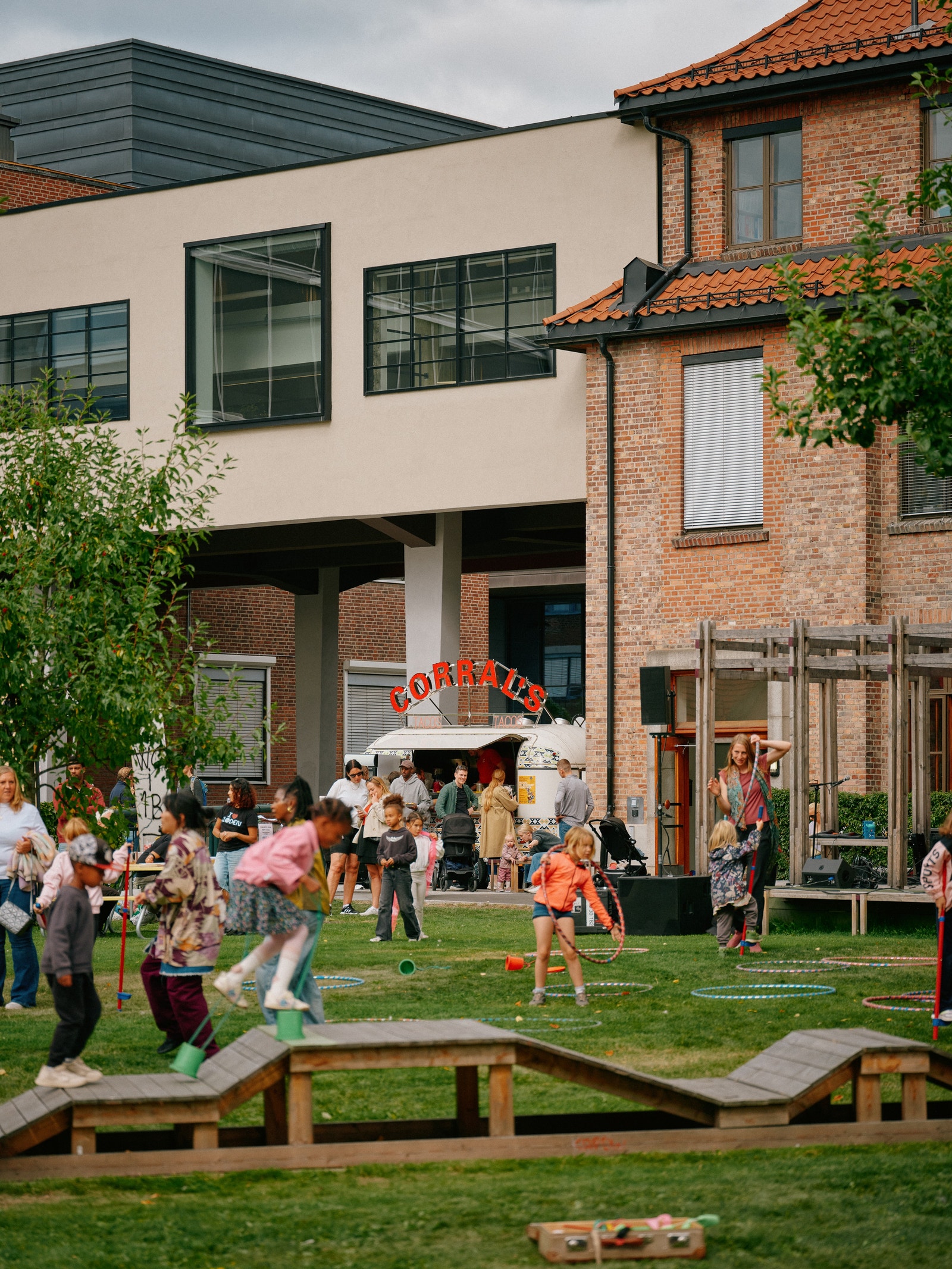 Kabelgata; Aktivitet i Eplehagen Galleribilde