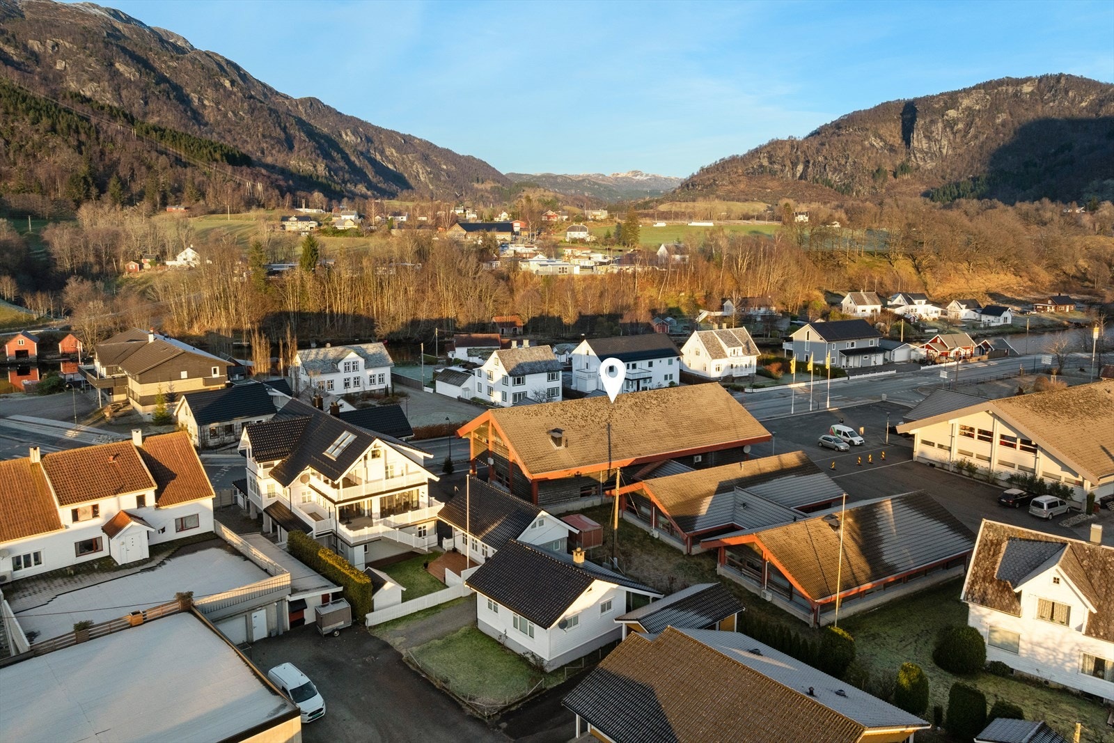 Beliggende i Vikedal sentrum Galleribilde