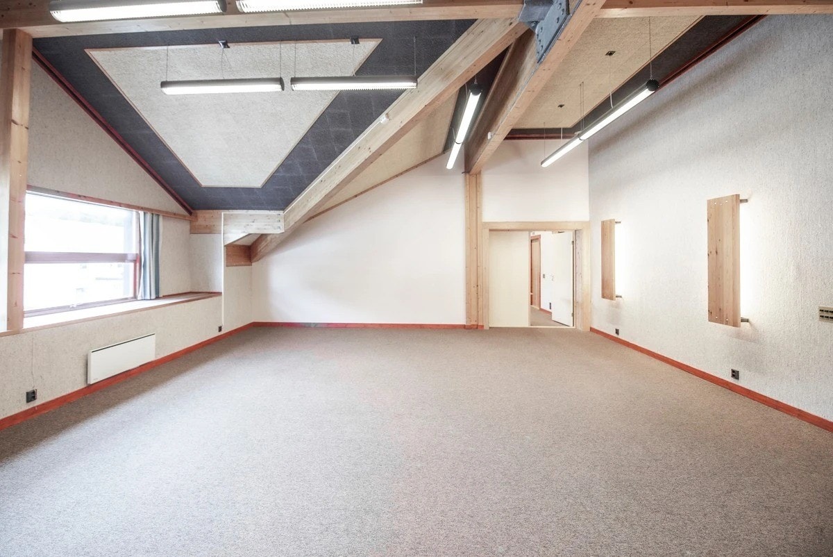 Kontor/forsamlingslokale 2. etasje Galleribilde