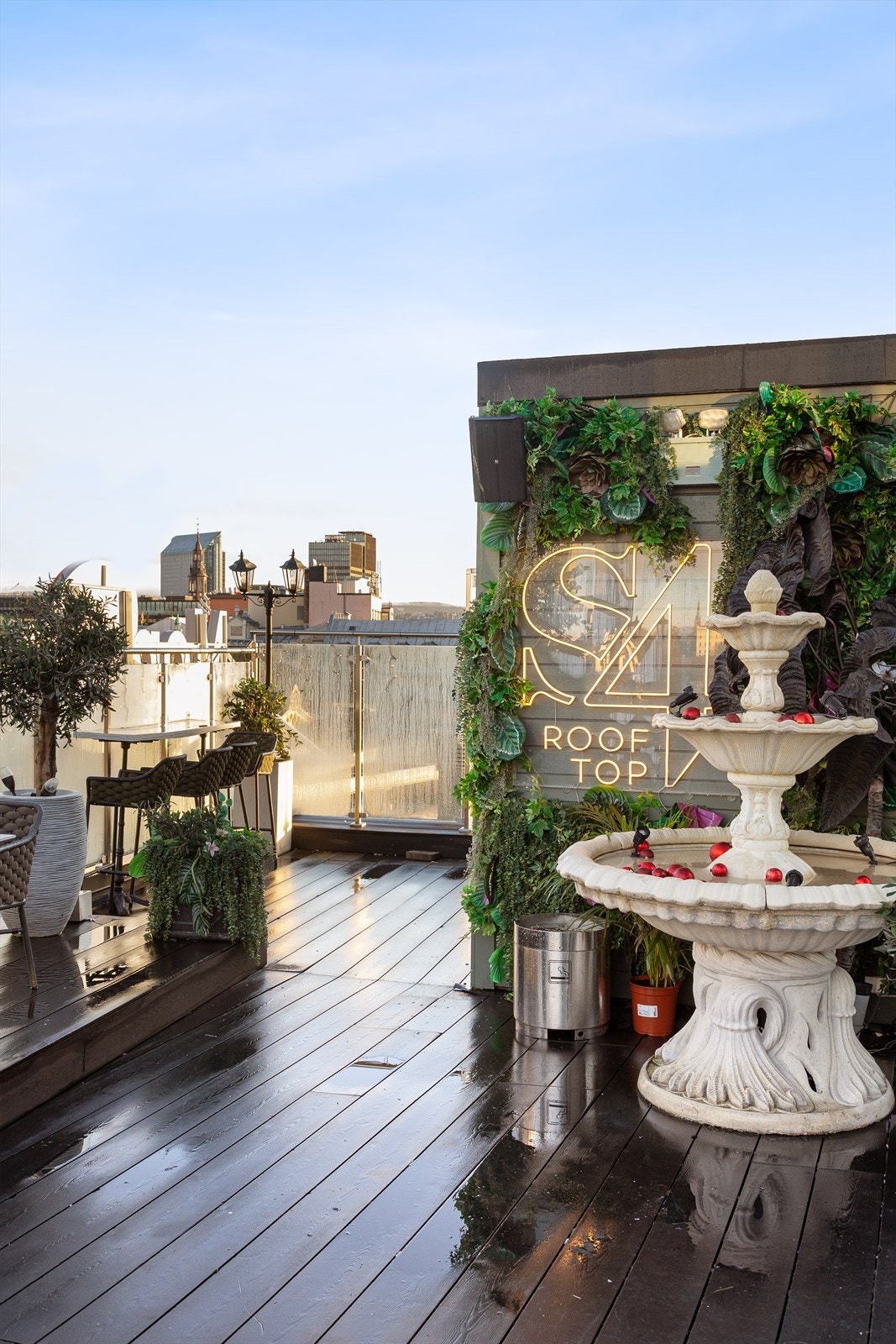 Roof Top S4 har servering hele året Galleribilde