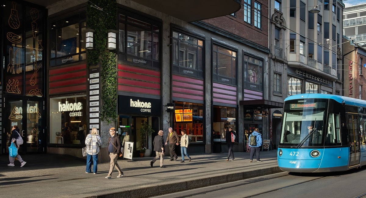 Trikk og buss stopper rett ved lokalene Galleribilde