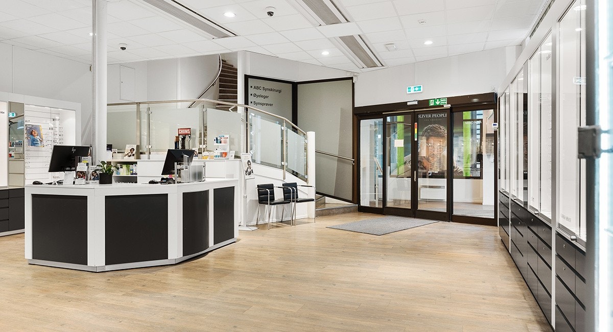 Interntrapp opp til 2. etasje Galleribilde