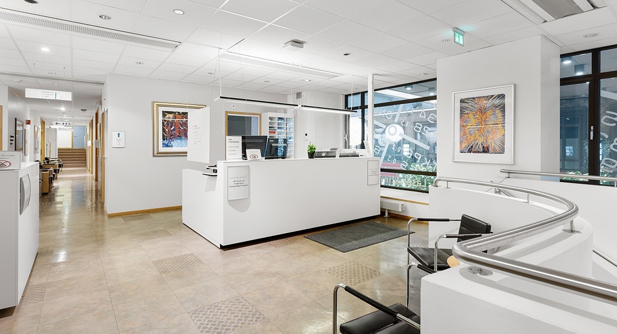 Stort lokale i 2. etasje som vil bli overlevert med white box-standard Galleribilde