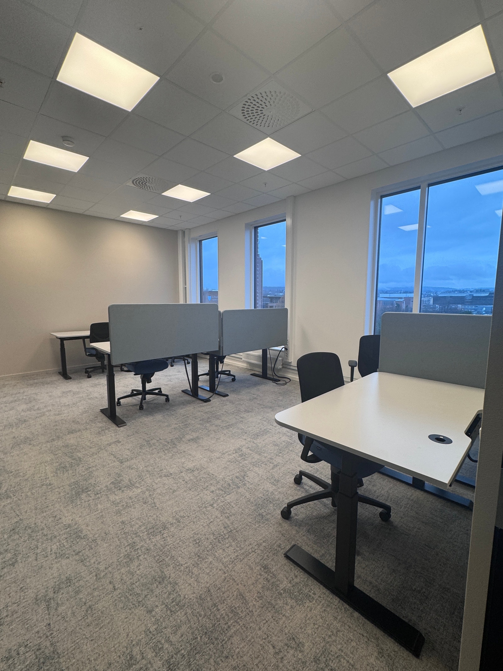 Ledig teamkontor for 6 i 4.etasje. Galleribilde