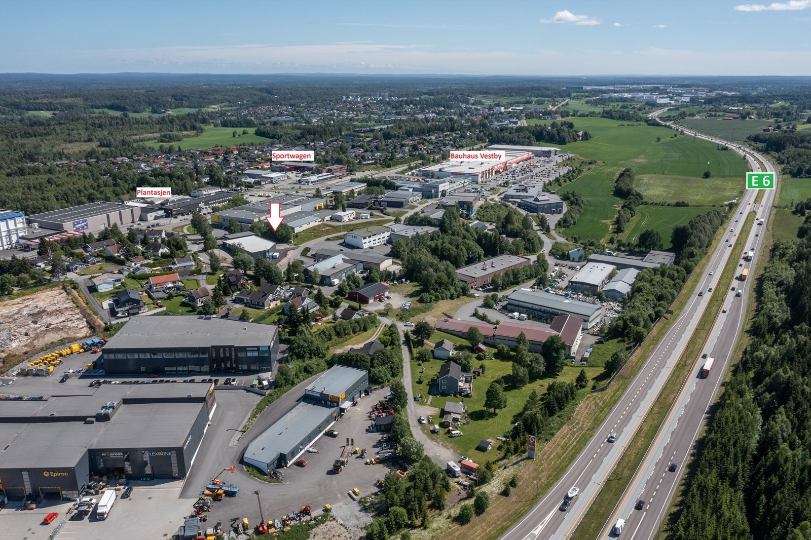 I meget godt og veletablert handels- og næringsområde med en rekke anerkjente aktører som Bauhaus, Oslo Fashion Outlet, Bauhaus, Byggmax, Megaflis, Maxbo m. fl. Galleribilde