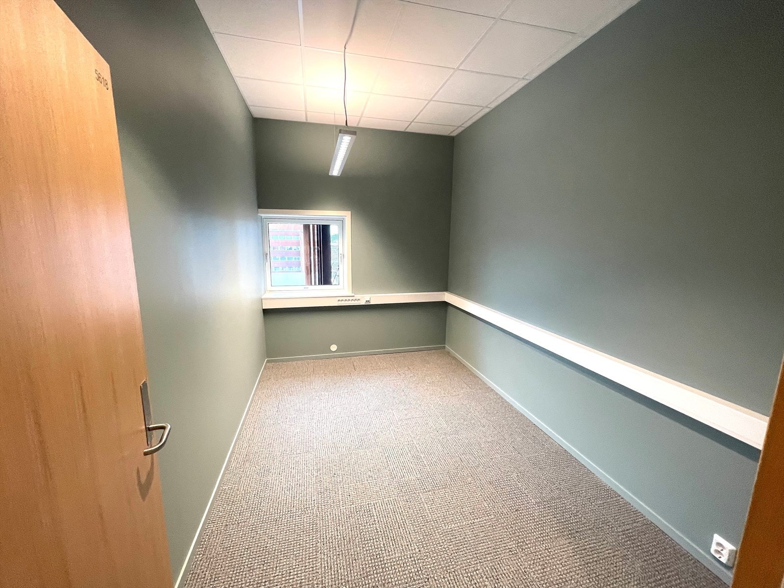 Cellekontior i åpent areal. Galleribilde