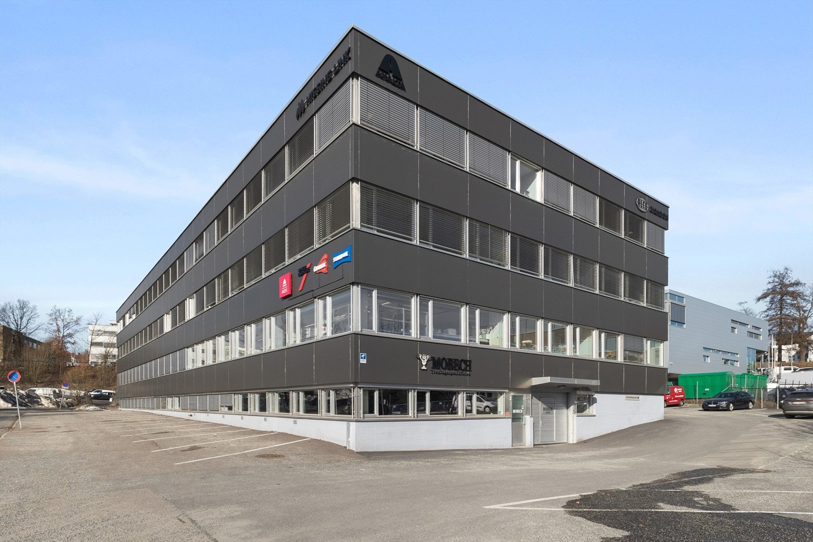 U.etg. 887 kvm BTA Galleribilde