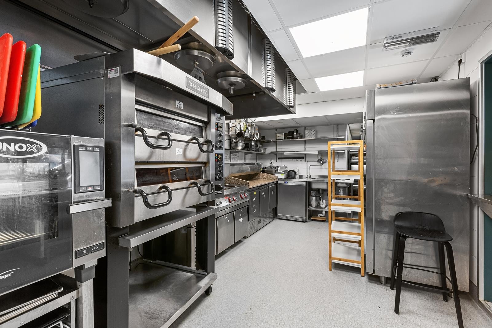 Topp moderne kjøkken levert av Foodtech Galleribilde