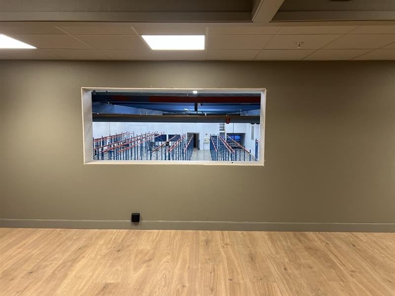 Tilhørende kontorfunksjoner med te-kjøkken og toalett Galleribilde