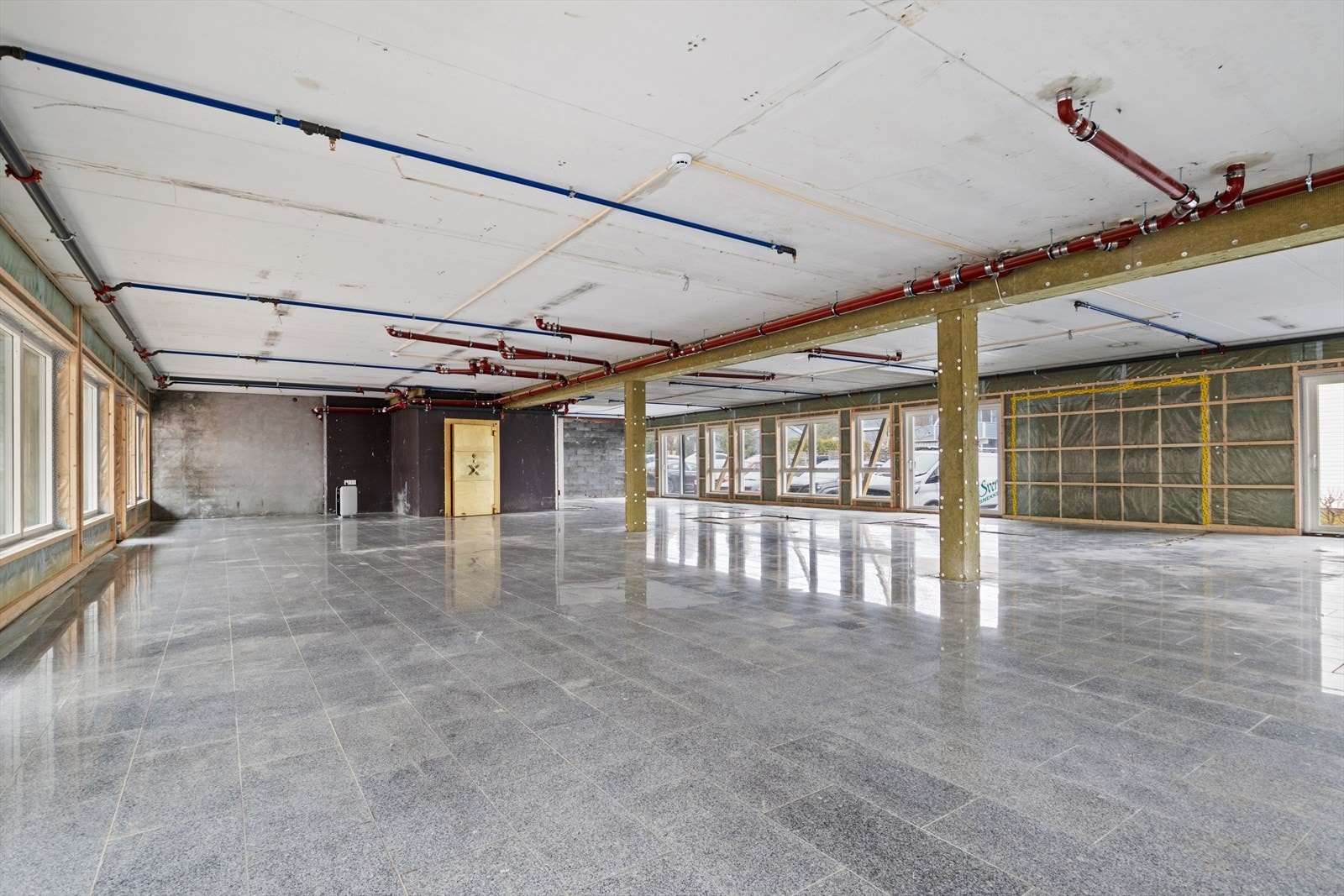 035.jpg Galleribilde