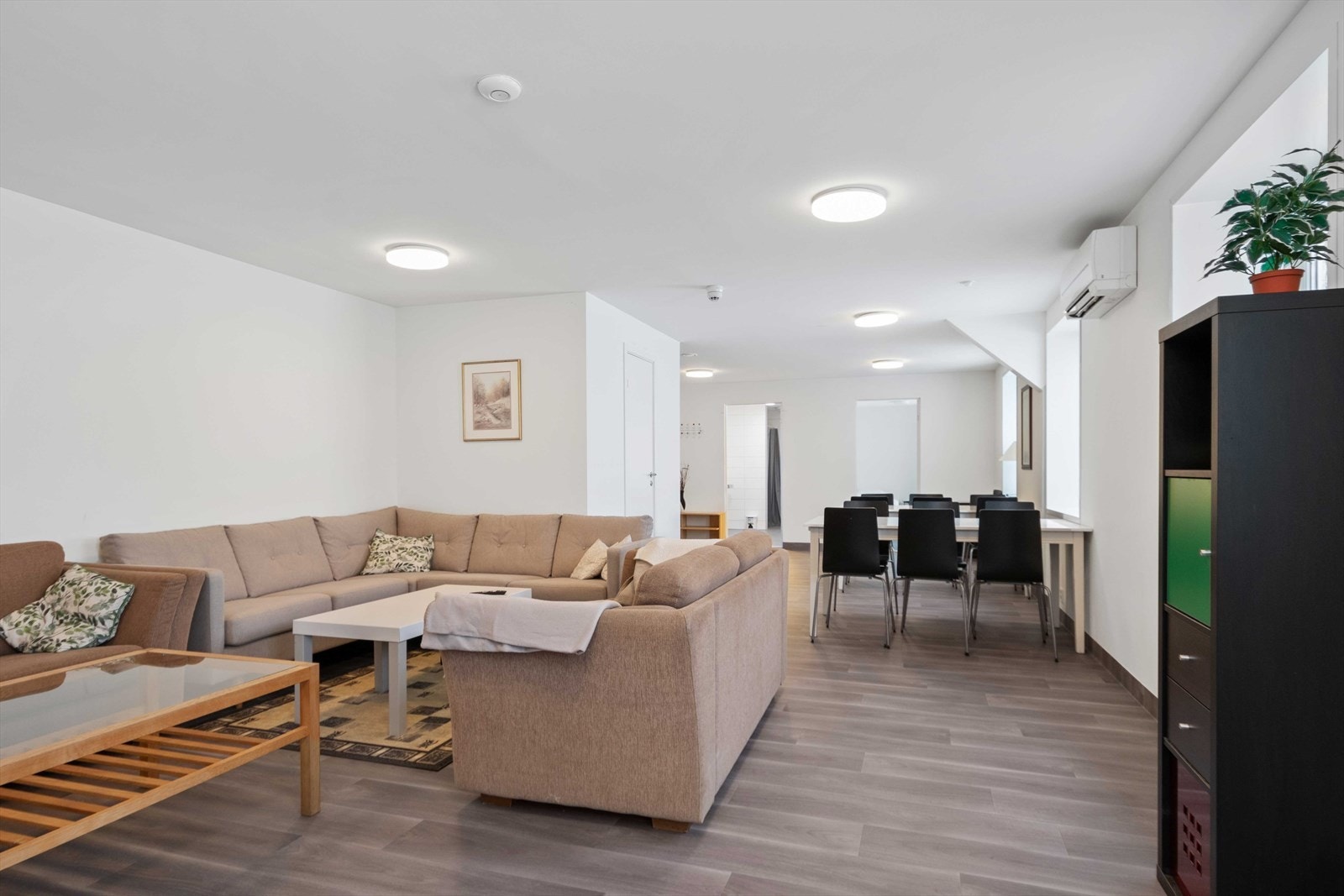 042.jpg Galleribilde