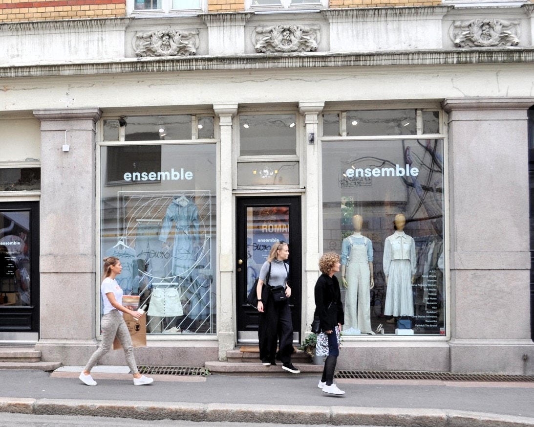 Fine lokale i populær handelsgate Galleribilde