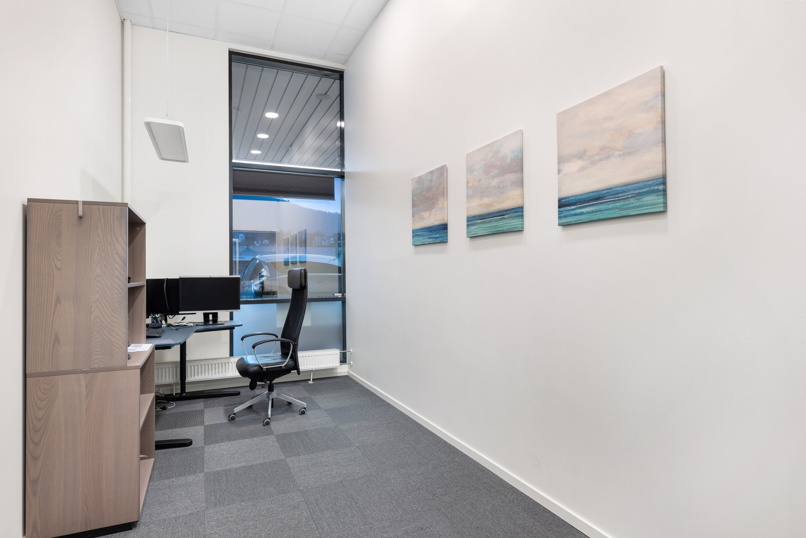 Kontor/administrasjon tilknyttet handelslokale . Lokalet er BTA 1273 m², men kan deles mellom to leietakere.