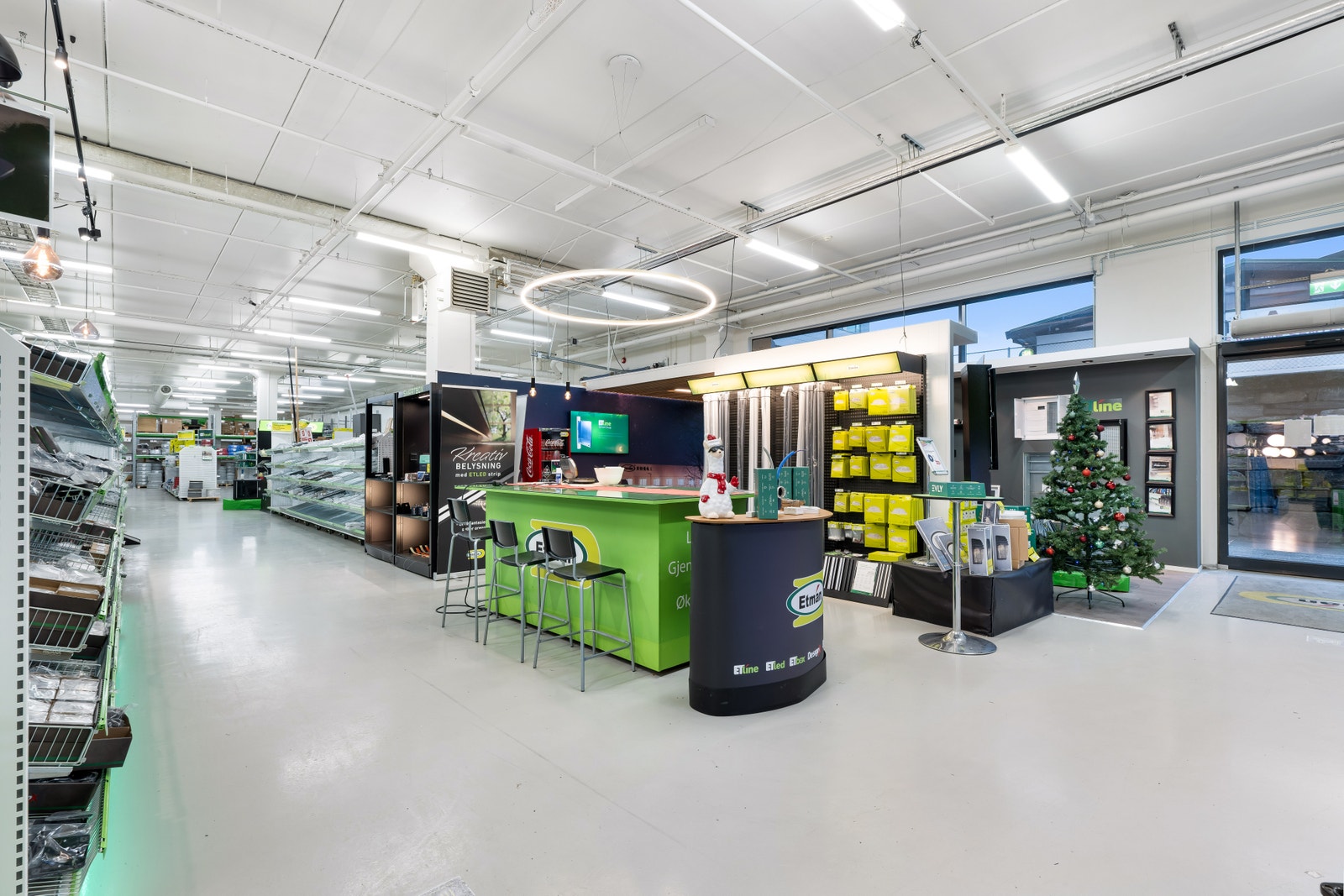 Velkommen til handelslokale i Kanalveien 105 presentert av Stephane Trotta i EiendomsMegler1 Næringseiendom.