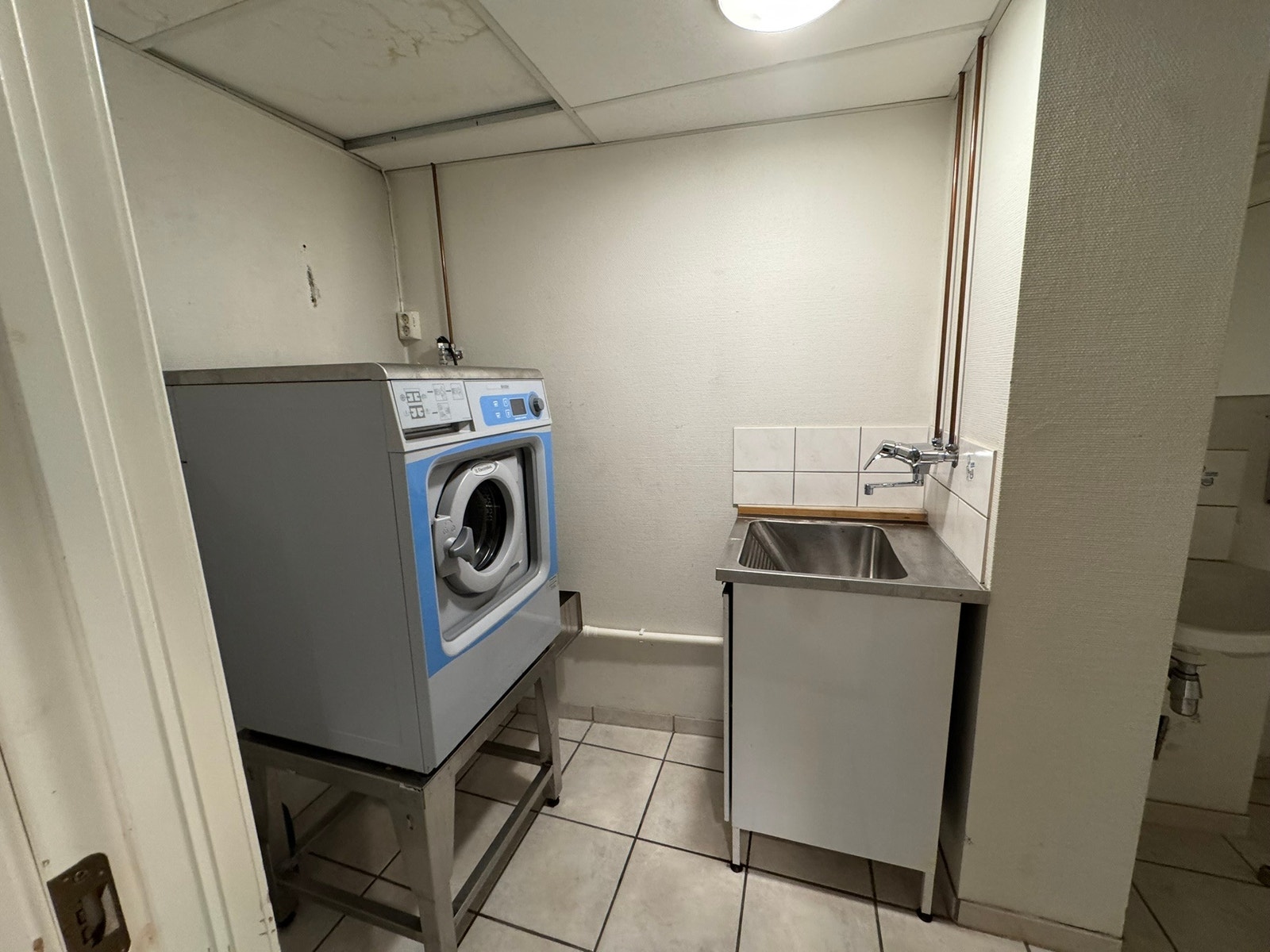 Vaskerom Galleribilde