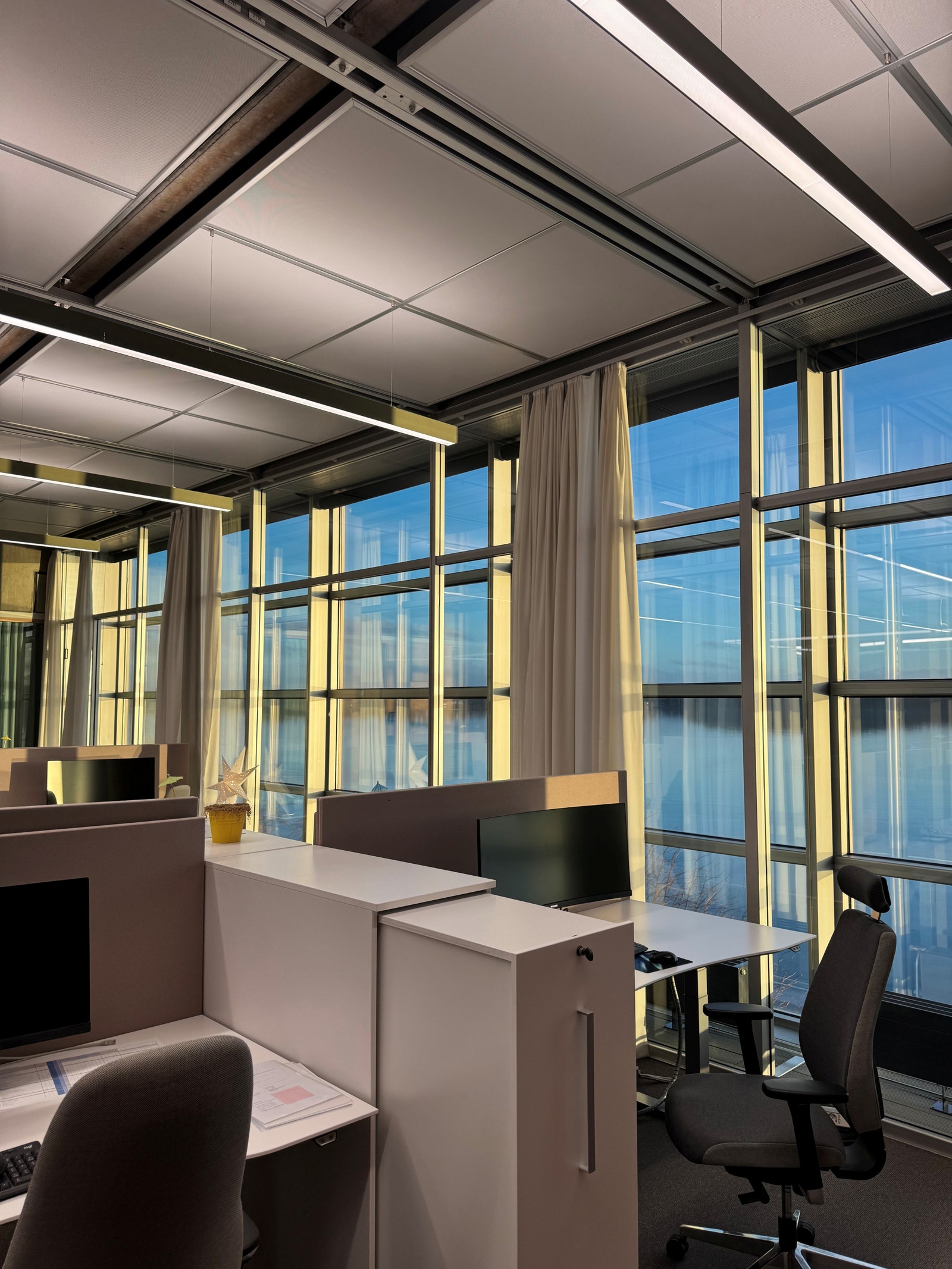 Sjøutsikt til nærmeste nabo, Galleribilde