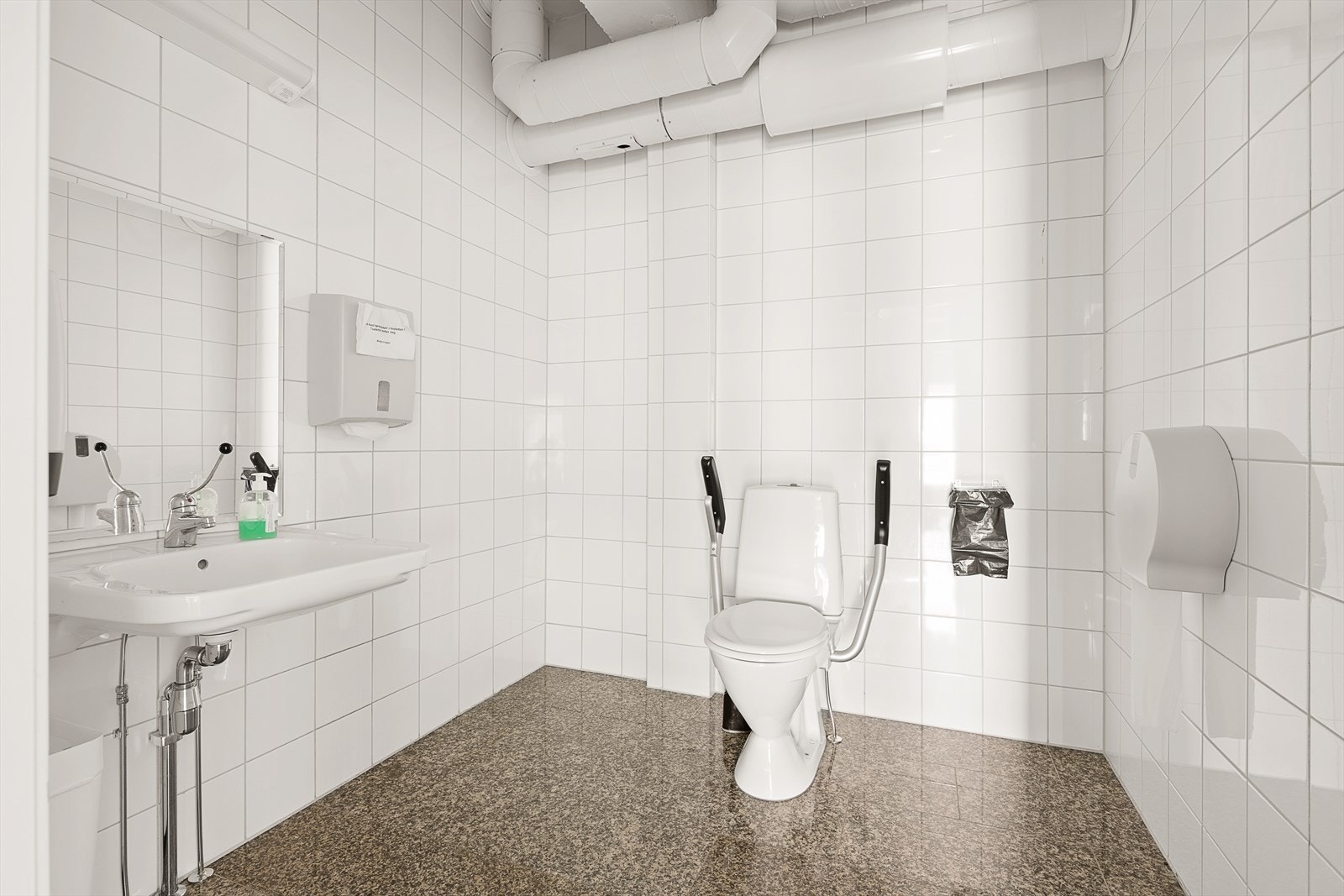 Gvarvgata 40 - 02 Galleribilde