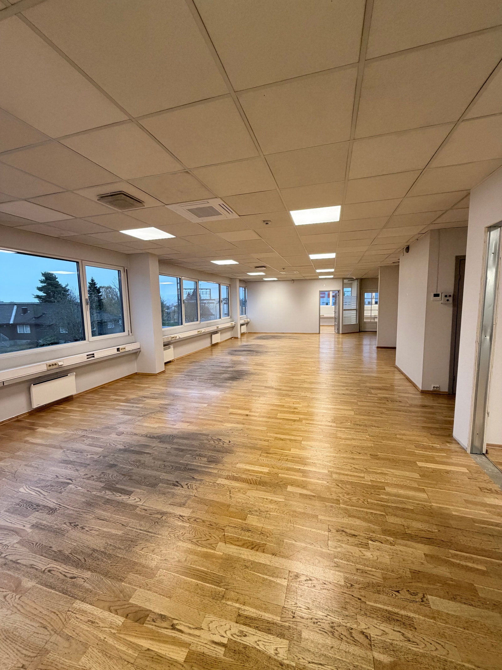 Åpent kontorlokale Galleribilde