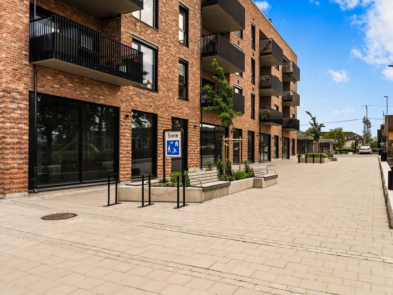 Lokalet ligger i første etasje i boligprosjektet Meierihagen og har svært gode profileringsmuligheter mot byen Galleribilde