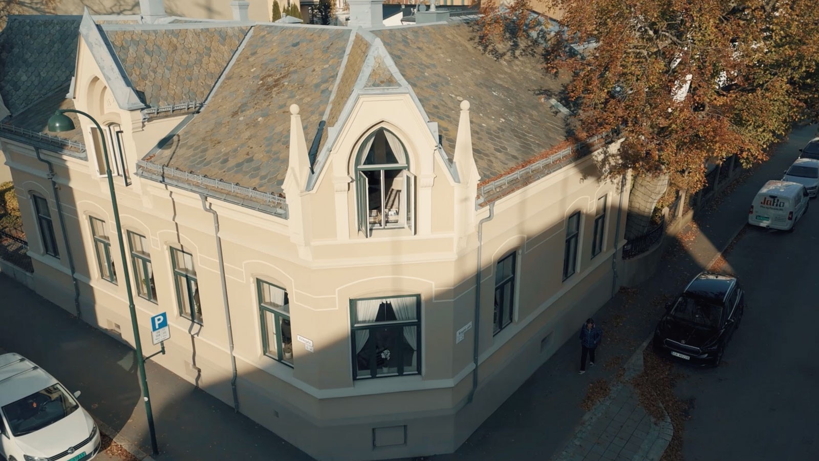 Kantinen ligger skrått over gaten for Kirkegata 1. Galleribilde