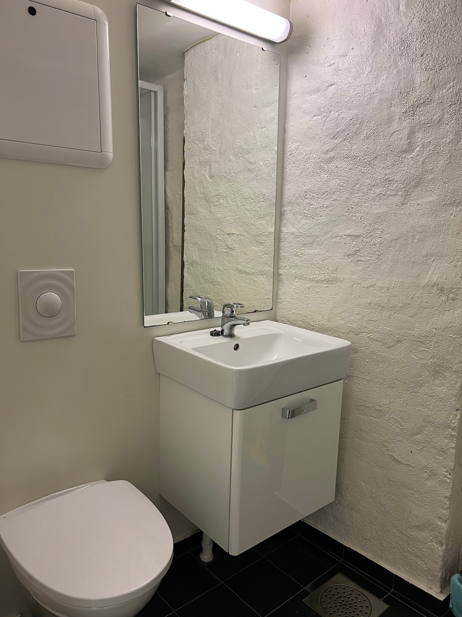 bad i kjeller Galleribilde