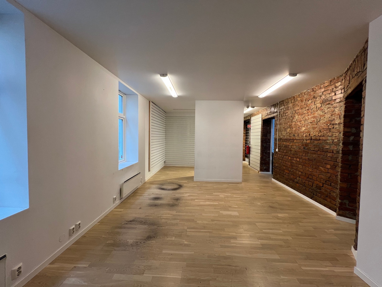 øvre halvdel mot bakgård Galleribilde