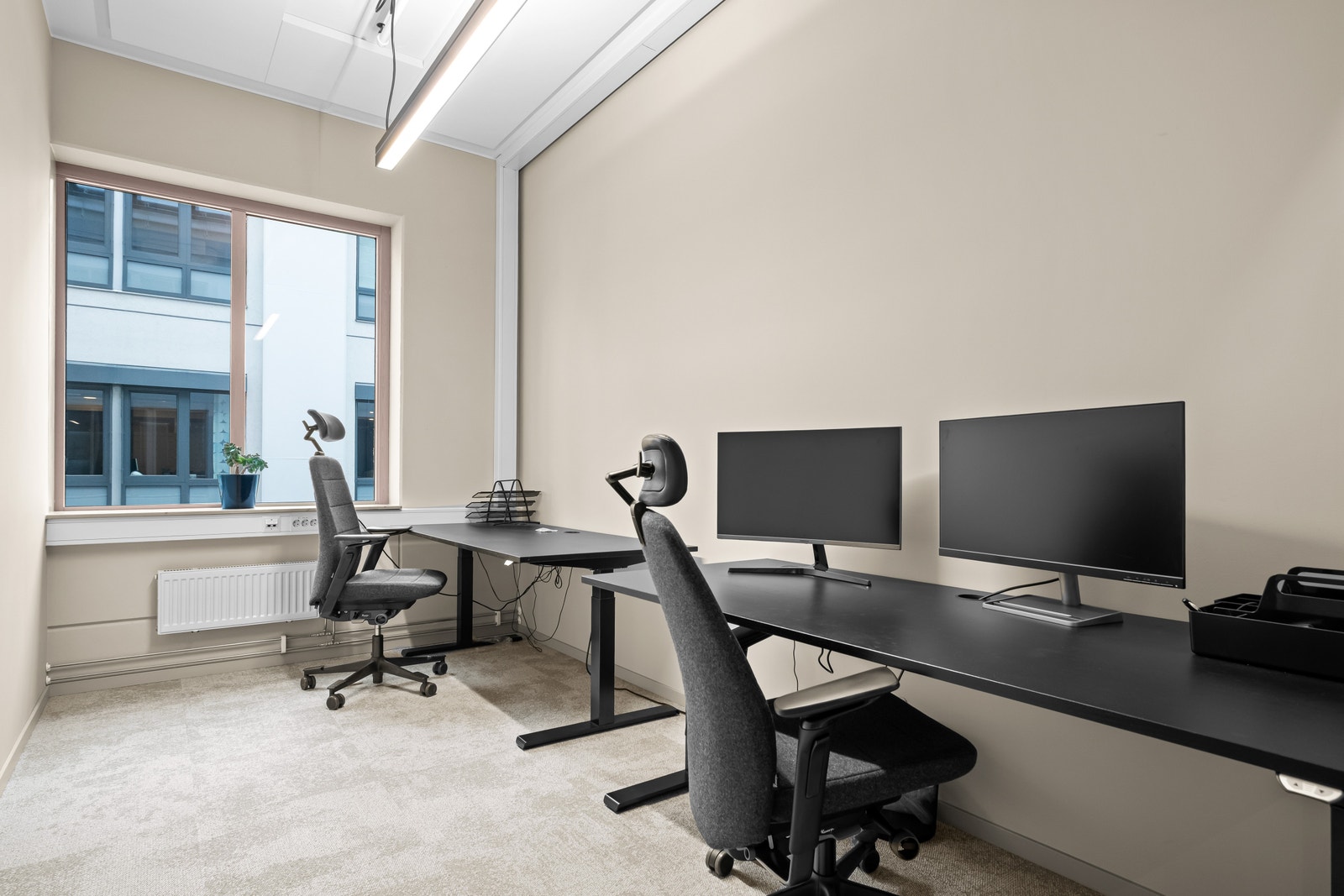 Kontorcellene er hver på +/- 8 kvm. Galleribilde