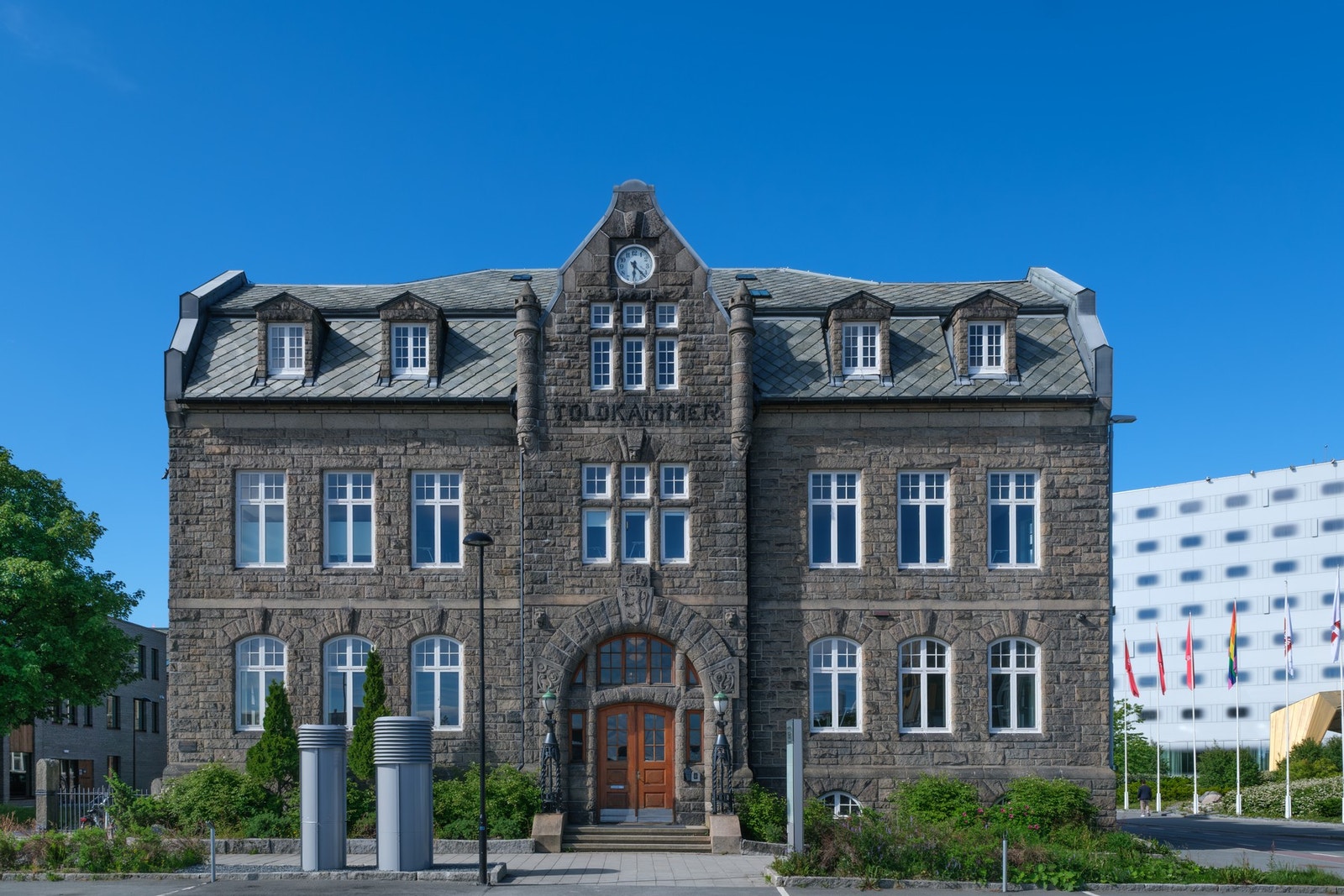 Tollboden på Brattørkaia er omfattende modernisert og byr på moderne kontorlokaler med høy standard og delikat interiør. Galleribilde