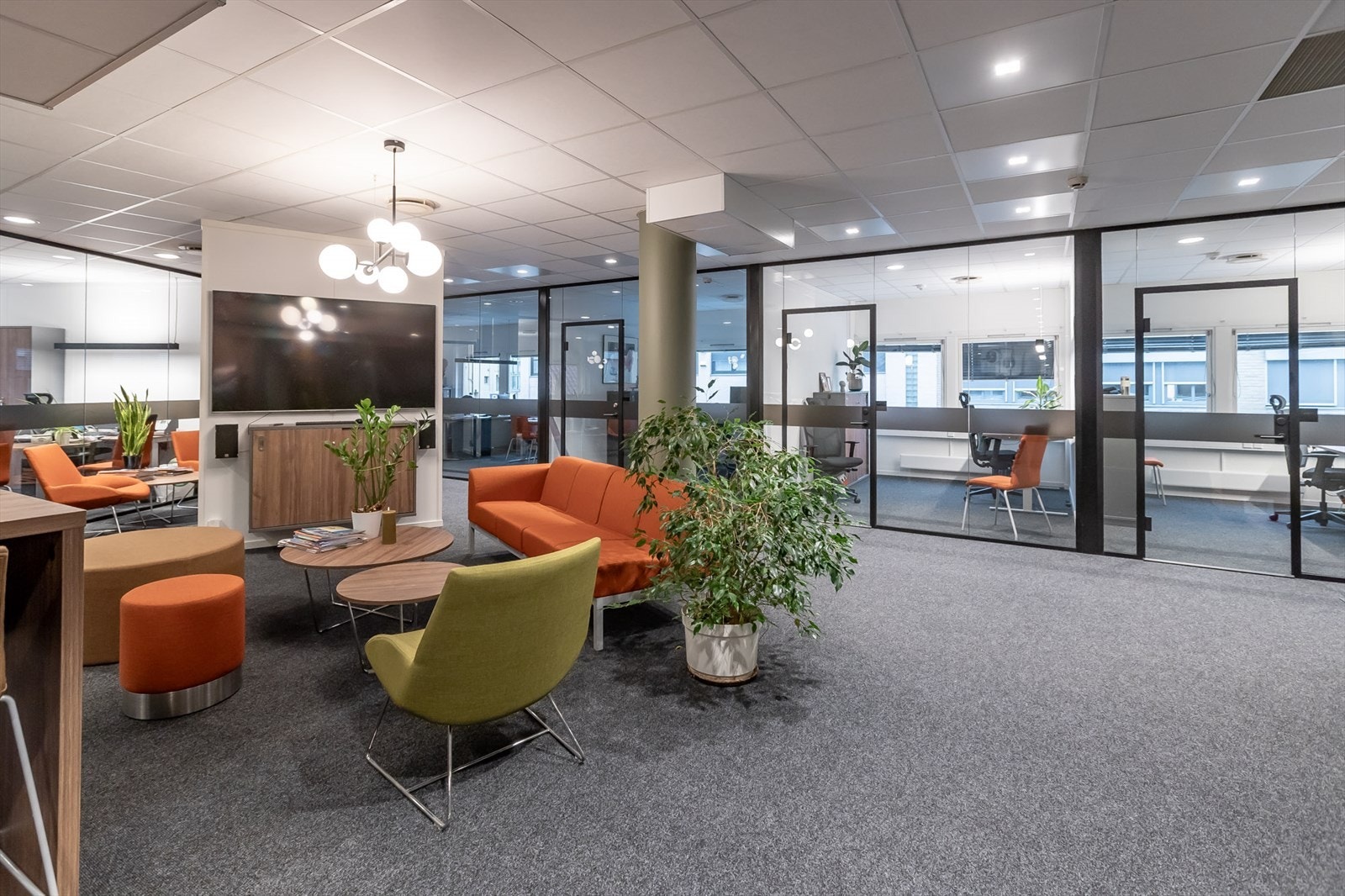 Violgata-8 fra en av byggets øvrige leietakere Galleribilde