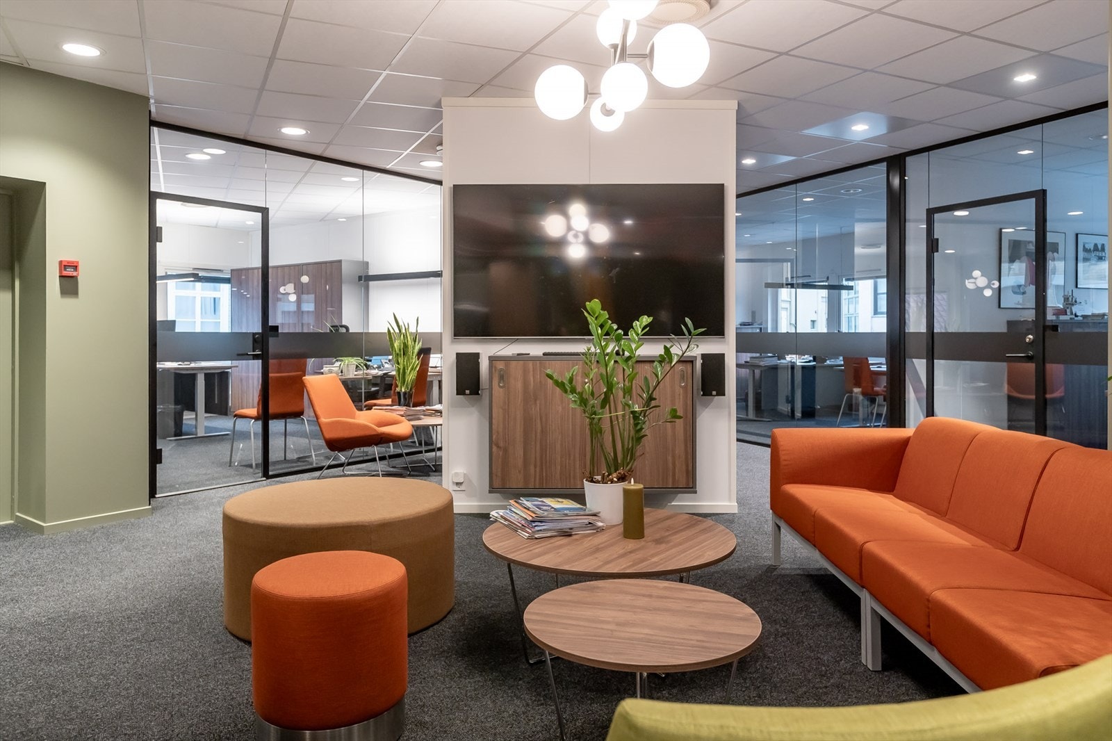 Violgata-8 fra en av byggets øvrige leietakere Galleribilde