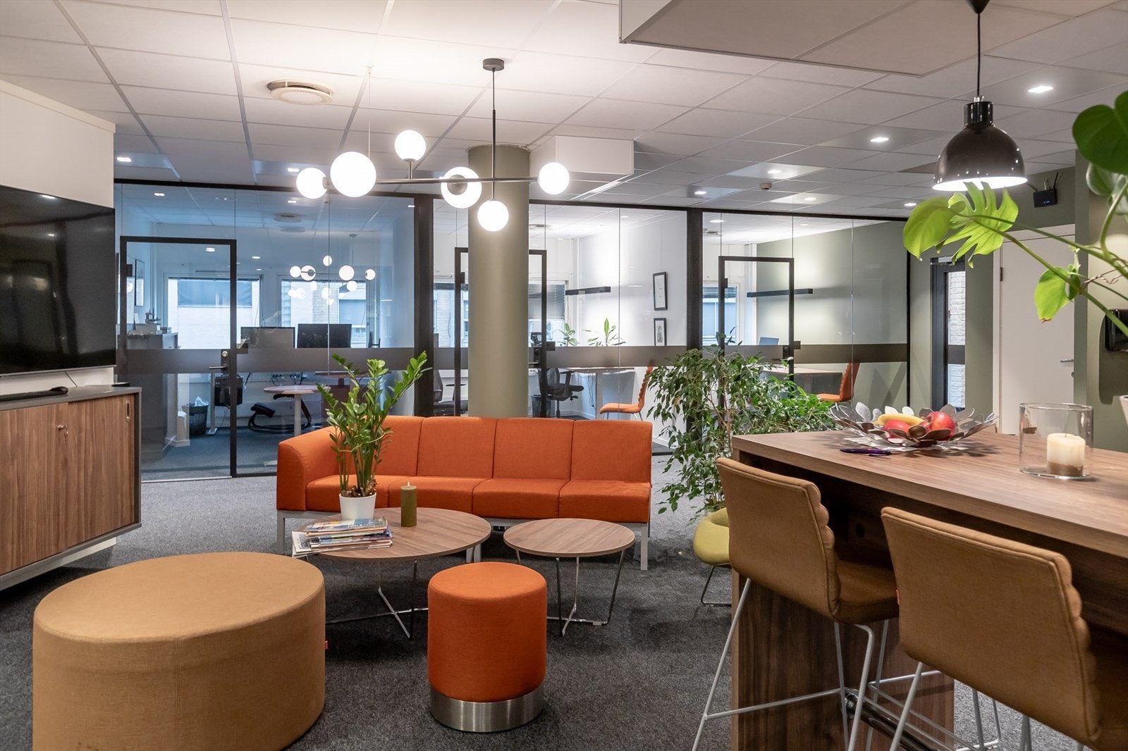 Violgata-8 fra en av byggets øvrige leietakere Galleribilde