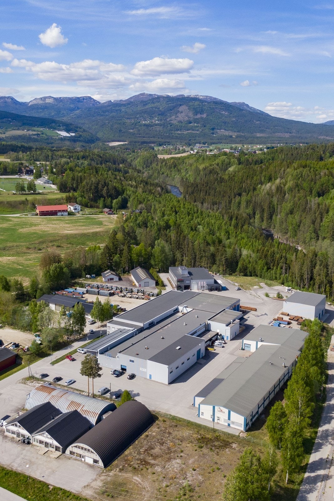 Tomten i forkant Galleribilde