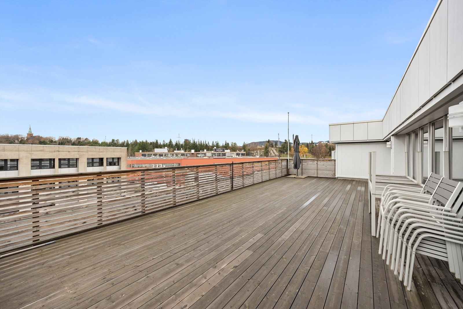 Felles takterrasse tilknyttet kantine. Galleribilde