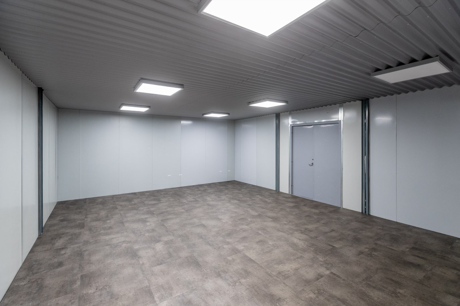 Titangata-9a Galleribilde