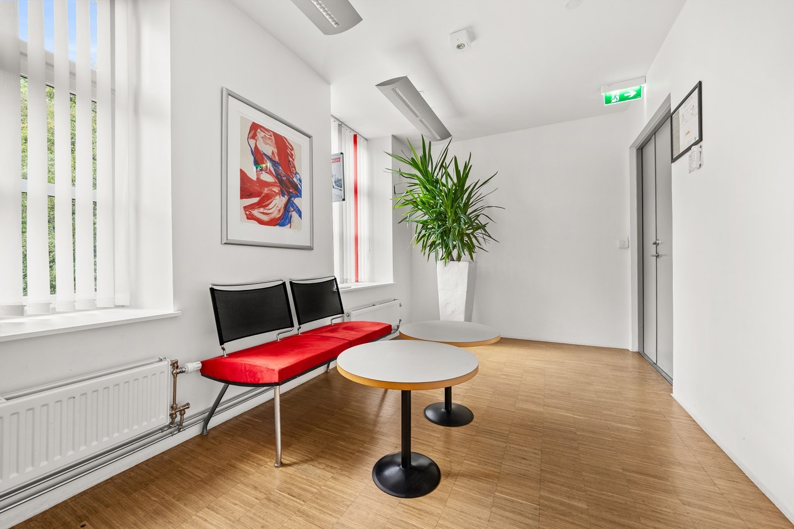 Sidebygning 1.etg. - Entre Galleribilde