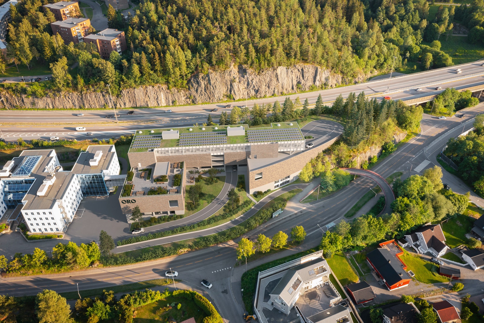 Karihaugveien 89 sett fra vest, mot øst Galleribilde