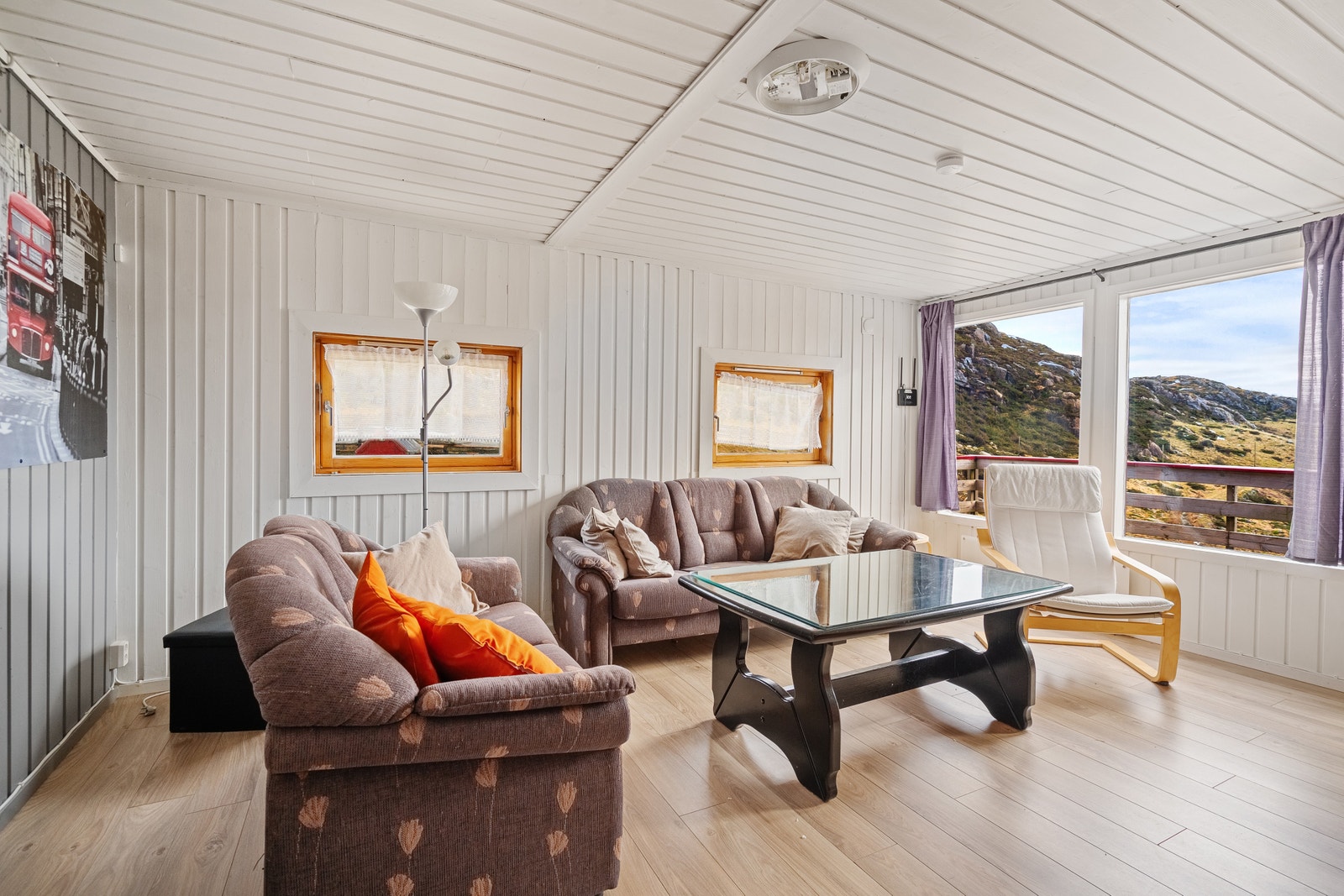 Stue i hytte (hytte ulovlig oppført) Galleribilde