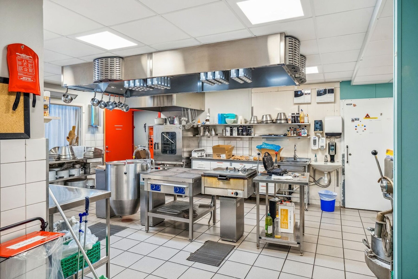 Industrikjøkken tilpasset storkjøkkendrift Galleribilde