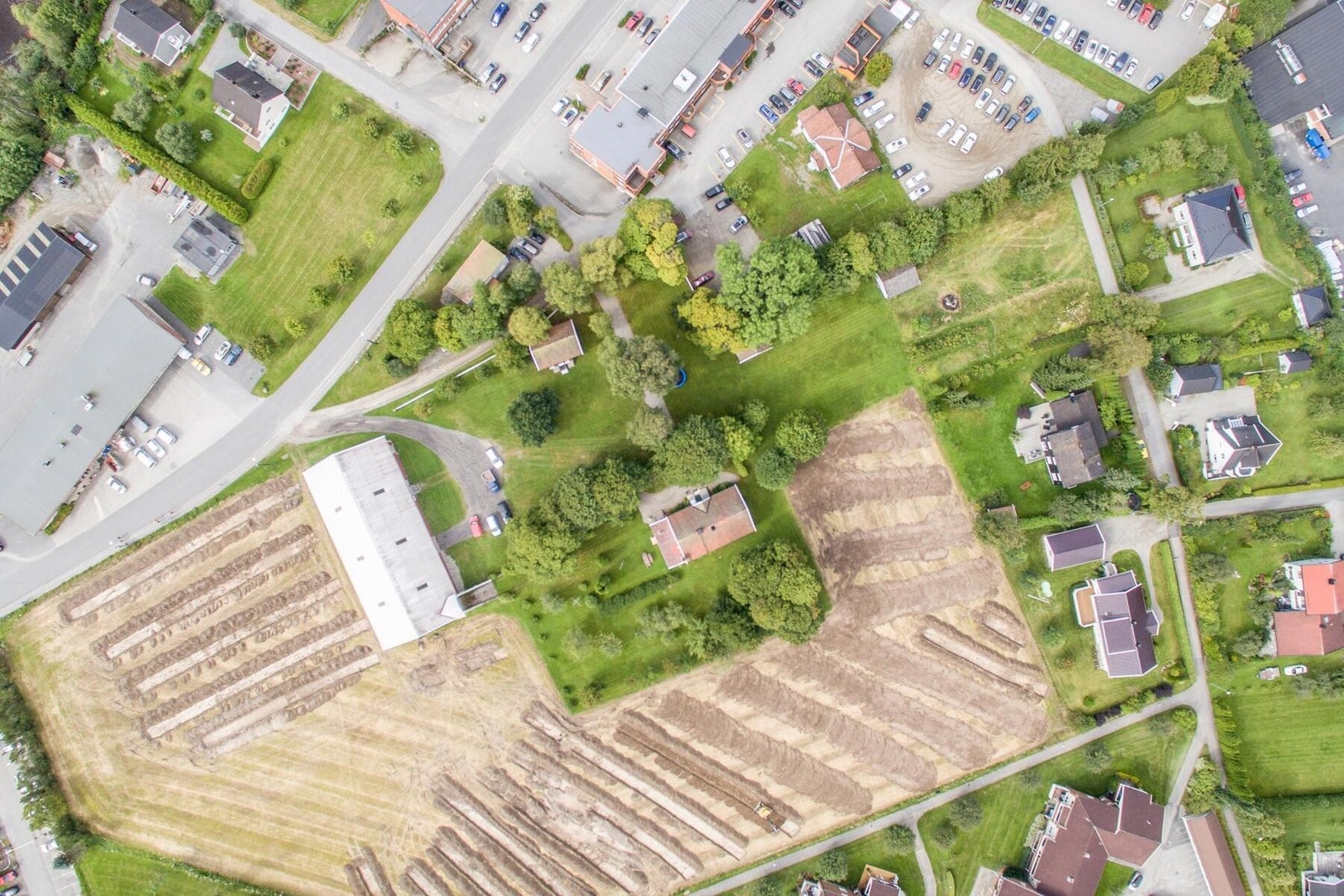 Låven ,tunet og utbygnings området sett fra oven. Galleribilde