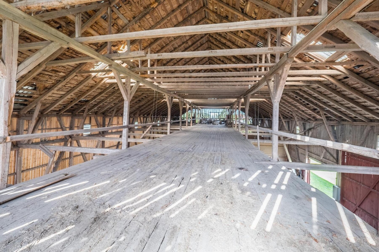 Innvendig låvebru Galleribilde