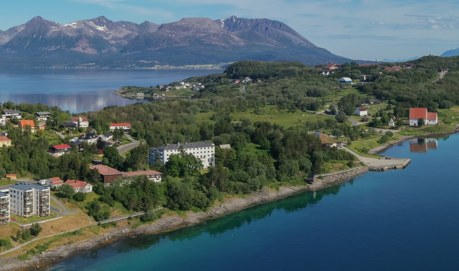 Eiendommen ligger på historisk grunn på vakre Trondenes Galleribilde