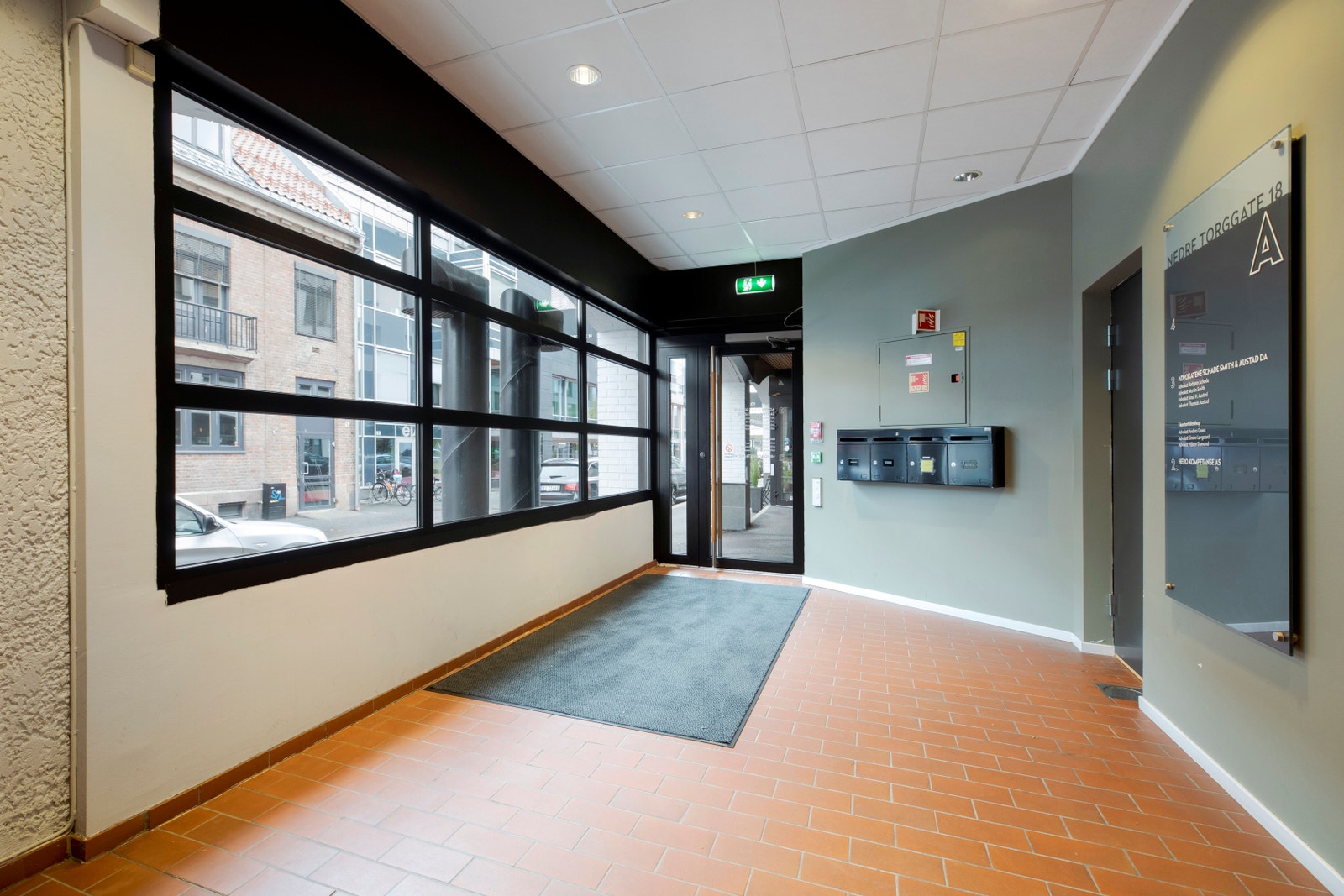 Inngangsparti fra gateplan Galleribilde