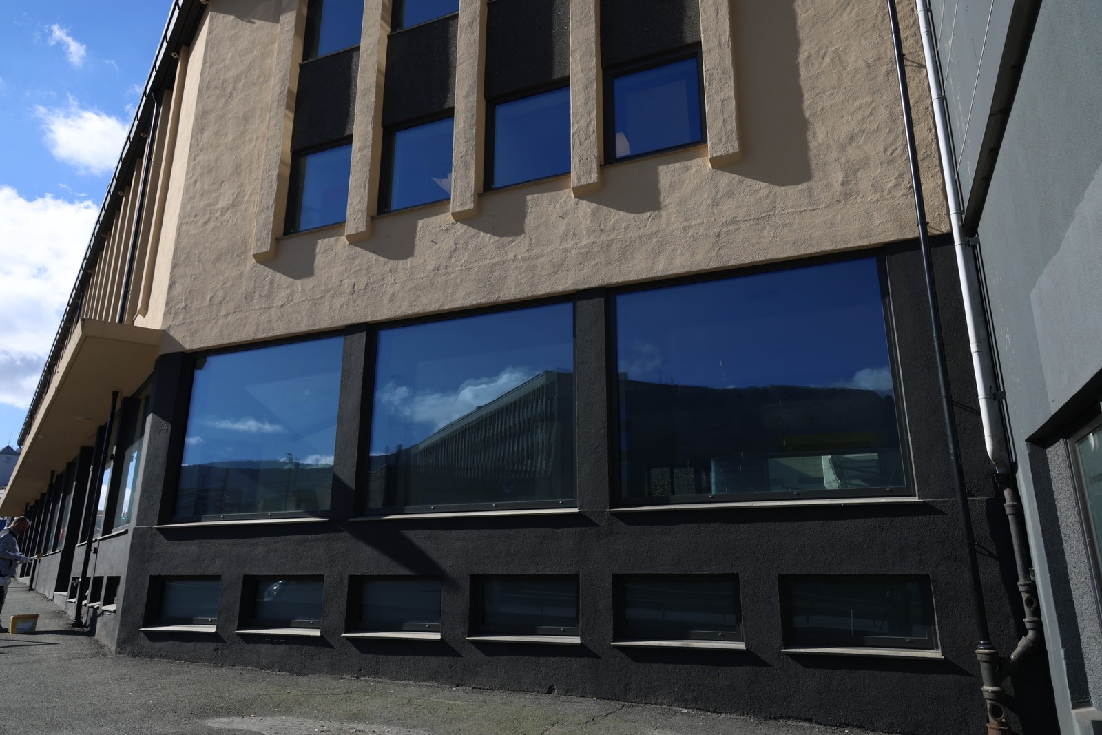 Fasade - Næringslokaler 1.etg - God eksponering ut mot Danmarksplass Galleribilde