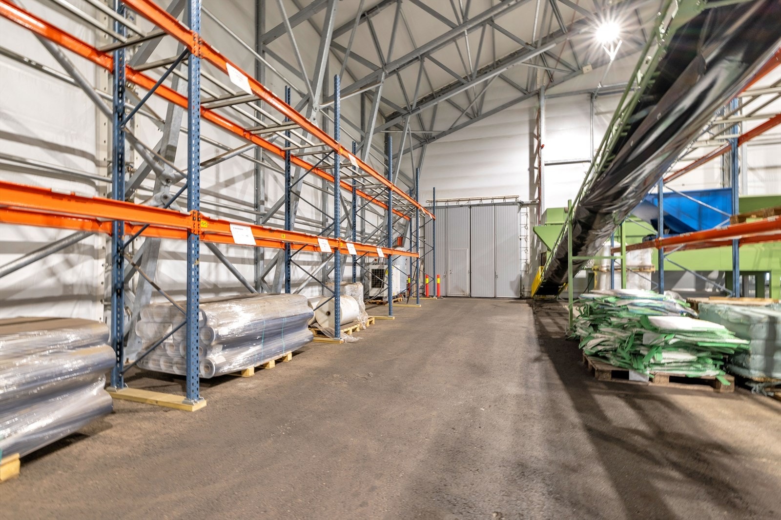 Stor lagerhall på 1200 m2. Galleribilde