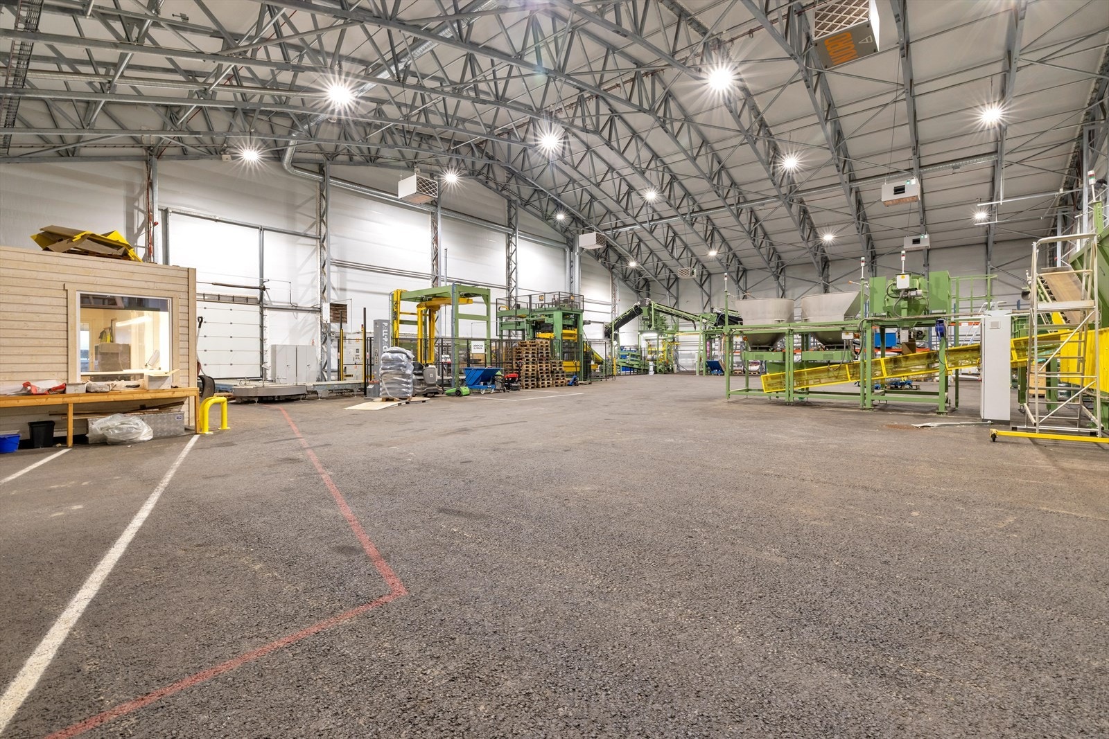 Stor lagerhall på 1200 m2. Galleribilde