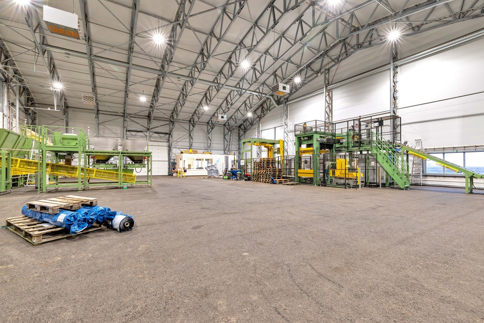 Stor lagerhall på 1200 m2. Galleribilde