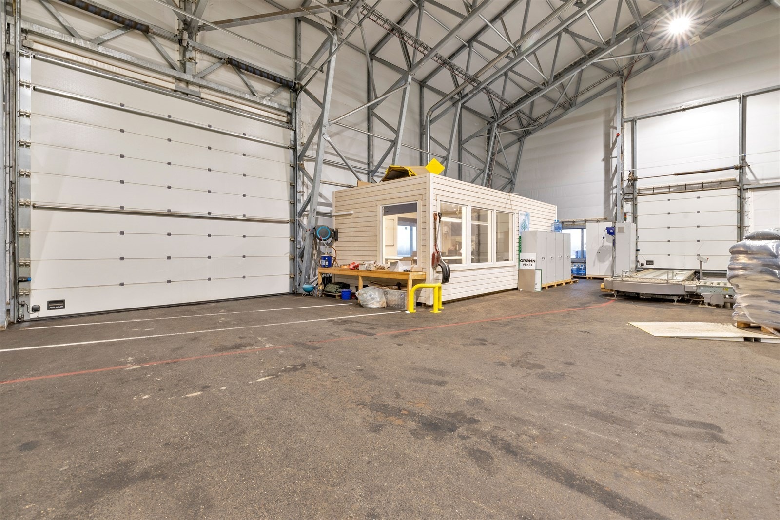 Stor lagerhall på 1200 m2. Galleribilde