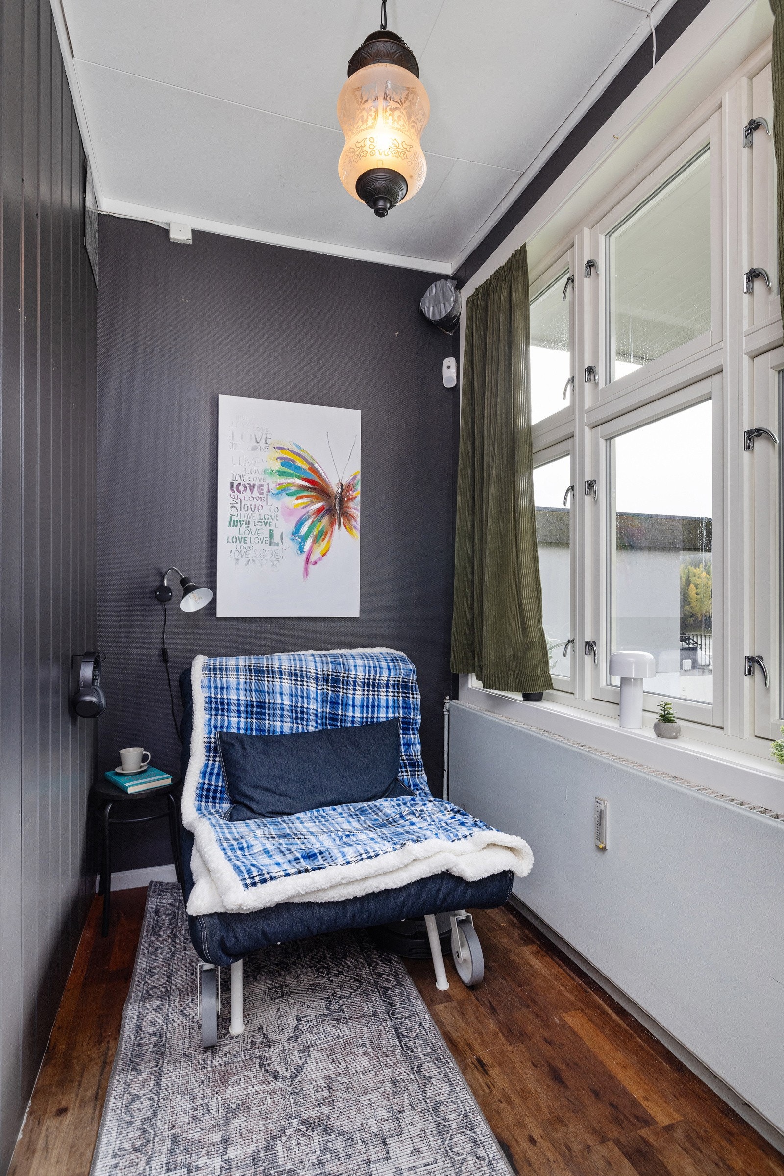 Koselig liten lesekrok, fint for pauser til de ansatte. Galleribilde